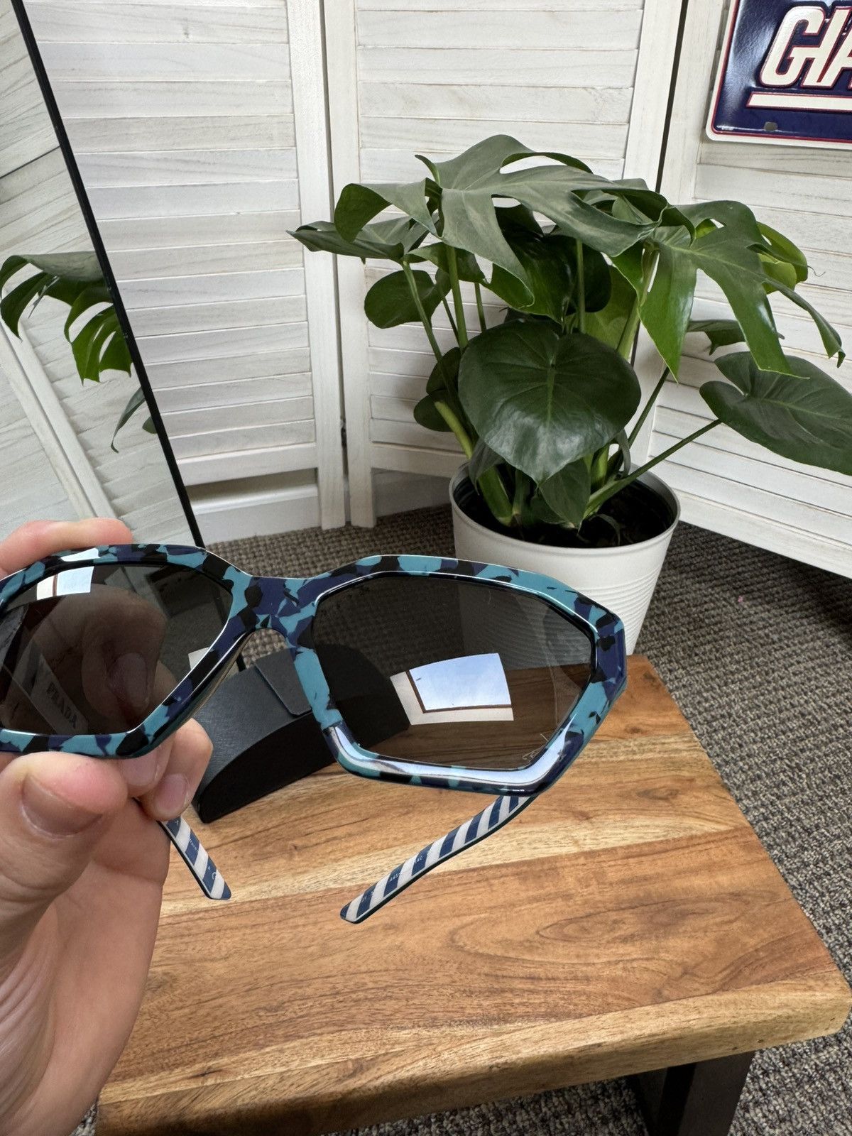 Prada Luxury Sunglasses Prada Luxury Size ONE SIZE - 8 Thumbnail