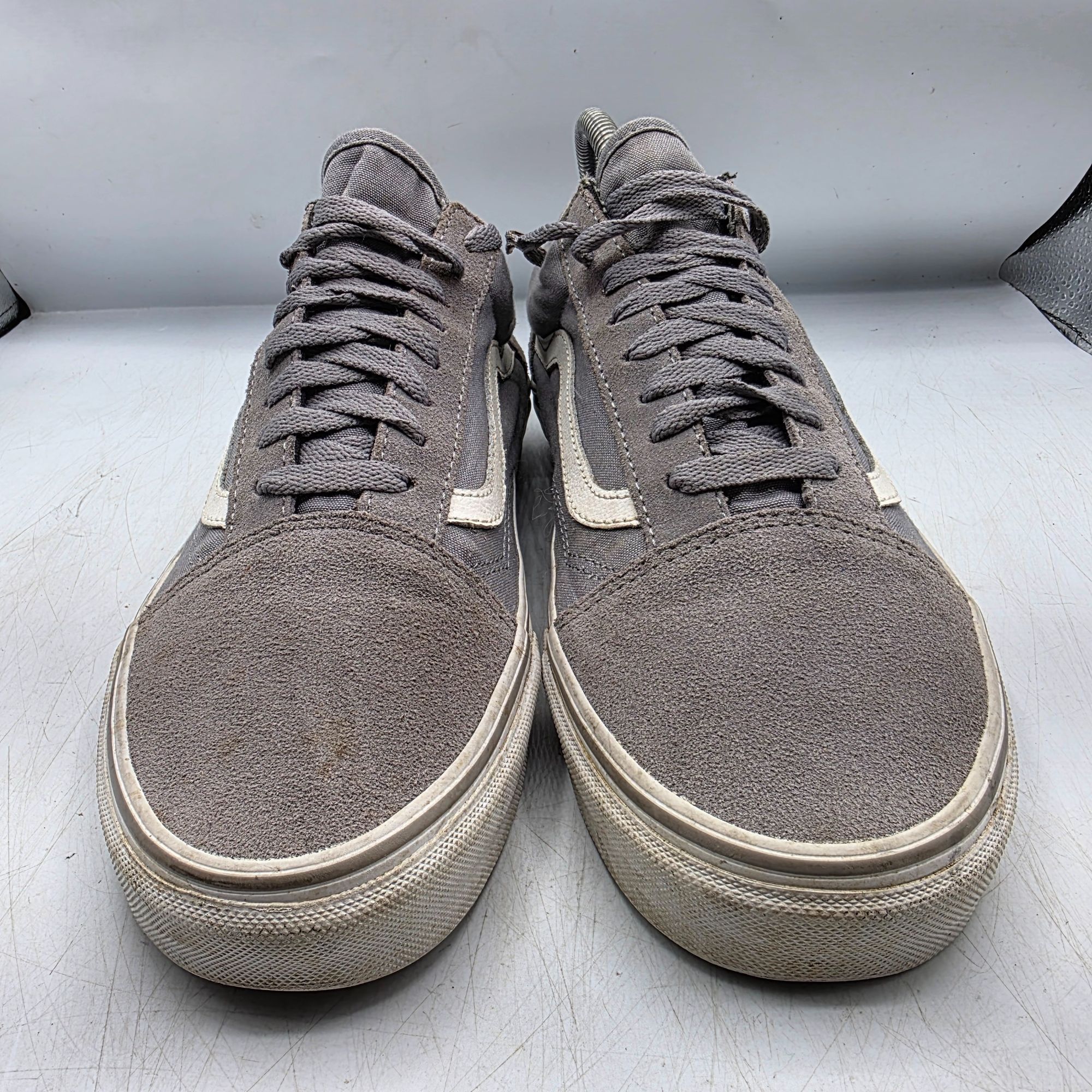 Vans Vans Old Skool Mens Size 10 Gray White Sneaker Shoes Skate C Size US 10 / EU 43 - 2 Thumbnail