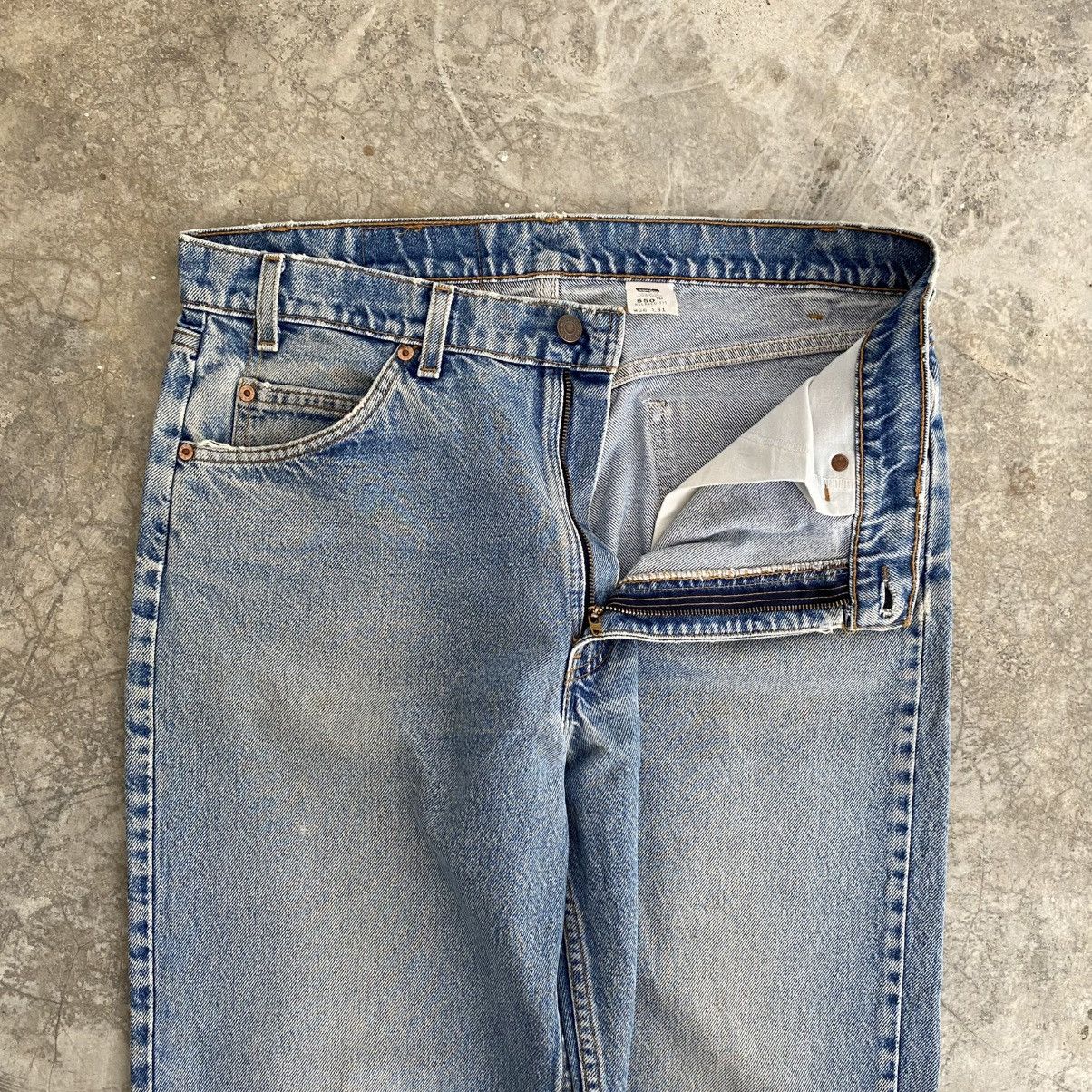 Levi's VTG 1996 Levis 550 Orange Tab Relaxed Fit Faded Blue Jeans Size US 35 - 9 Thumbnail