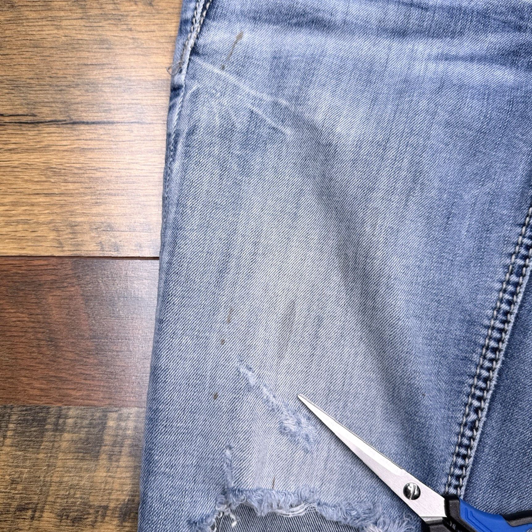 Miss Me Miss Me Jeans Skinny Womens 25X27 Low Rise Distressed Zipper 5-Pocket Denim Blue Size 42" / US 20 - 6 Thumbnail