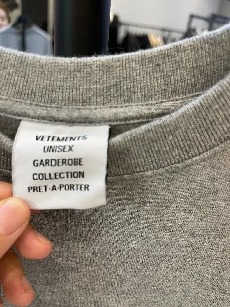Vetements VETEMENTS Grey Sanskrit Print Long Sleeve T-Shirt Size US S / EU 44-46 / 1 - 2 Thumbnail