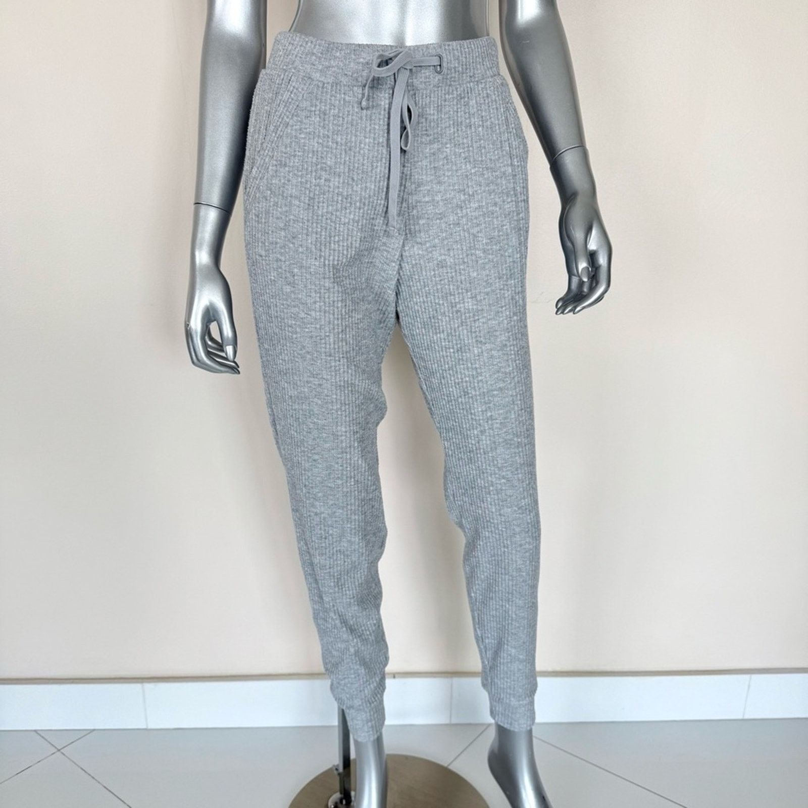Alo Yoga ALO Yoga women grey sweatpants size S Size 27" / US 4 / IT 40 - 1 Thumbnail