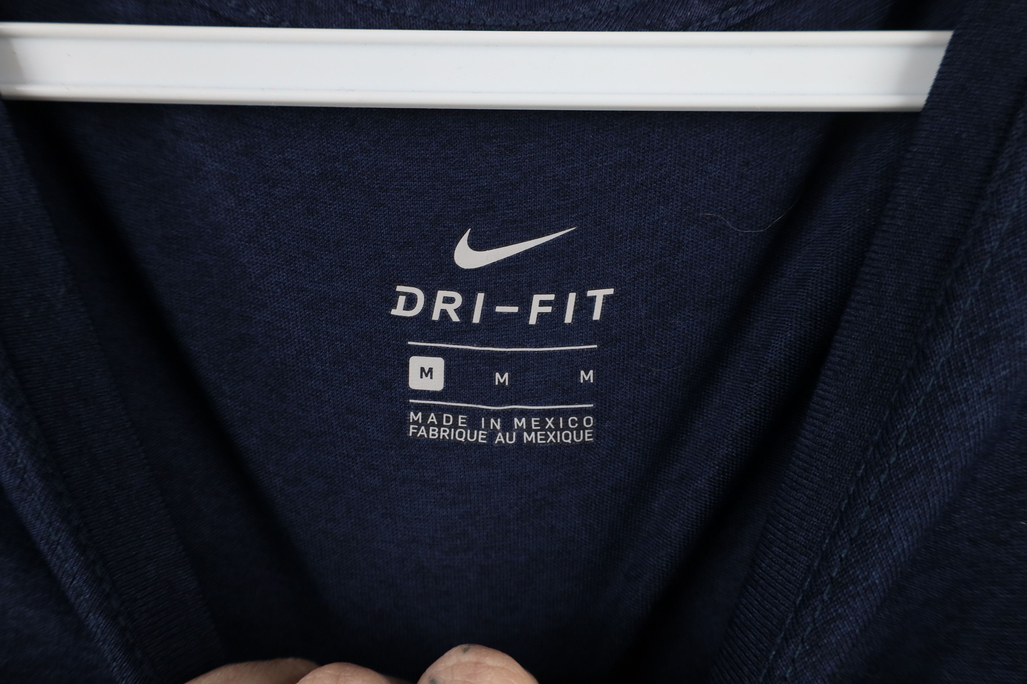 Nike × Vintage Nike Issued University of Michigan Softball T-Shirt Blue Size M / US 6-8 / IT 42-44 - 8 Thumbnail