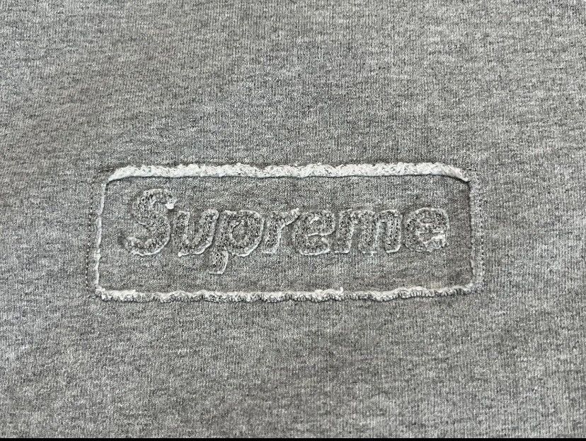 Supreme Supreme cutout box logo crewneck Size US L / EU 52-54 / 3 - 2 Thumbnail