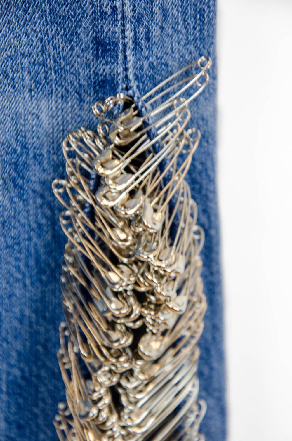 Levi's NWT Levi’s 501 x Samaria Leah Embellished Straight Jeans W27 Size 27" / US 4 / IT 40 - 7 Thumbnail