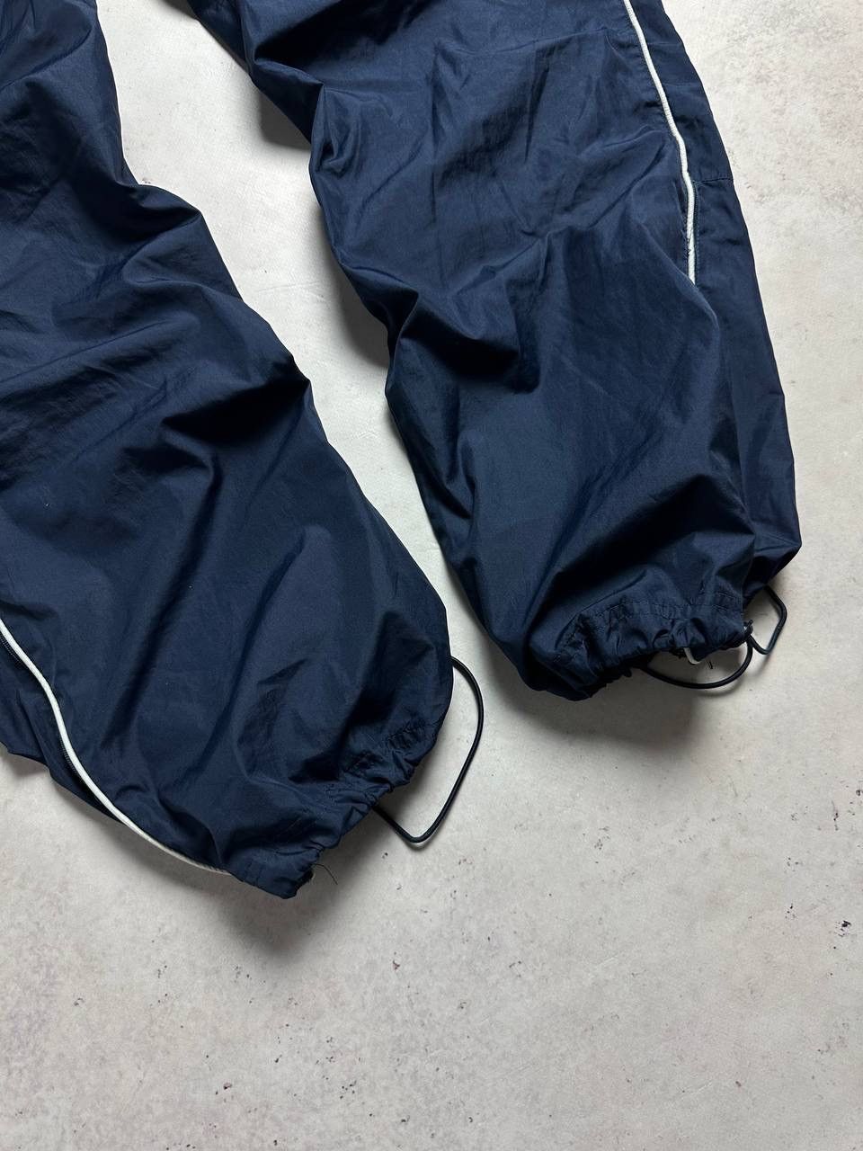 Nike × Vintage Vintage Nike Swoosh Baggy Nylon Trackpants Y2K L Size US 34 / EU 50 - 5 Thumbnail