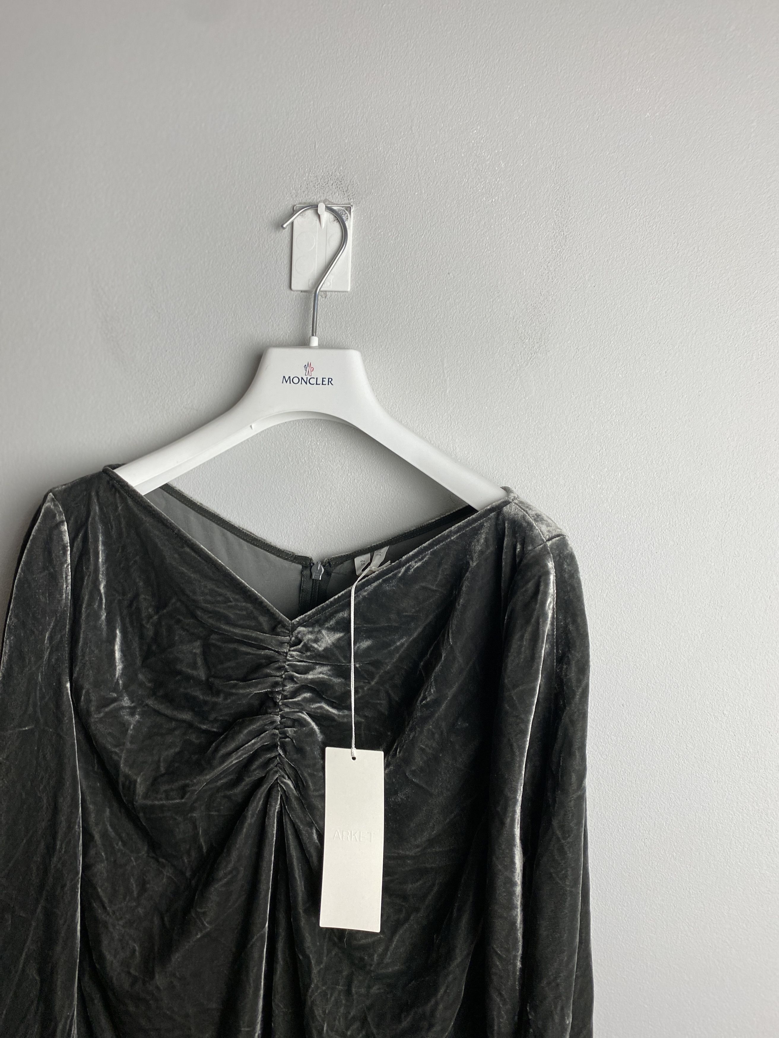 Arket Arket Ruched Velvet Dress midi casual formal velour Size S / US 4 / IT 40 - 2 Thumbnail