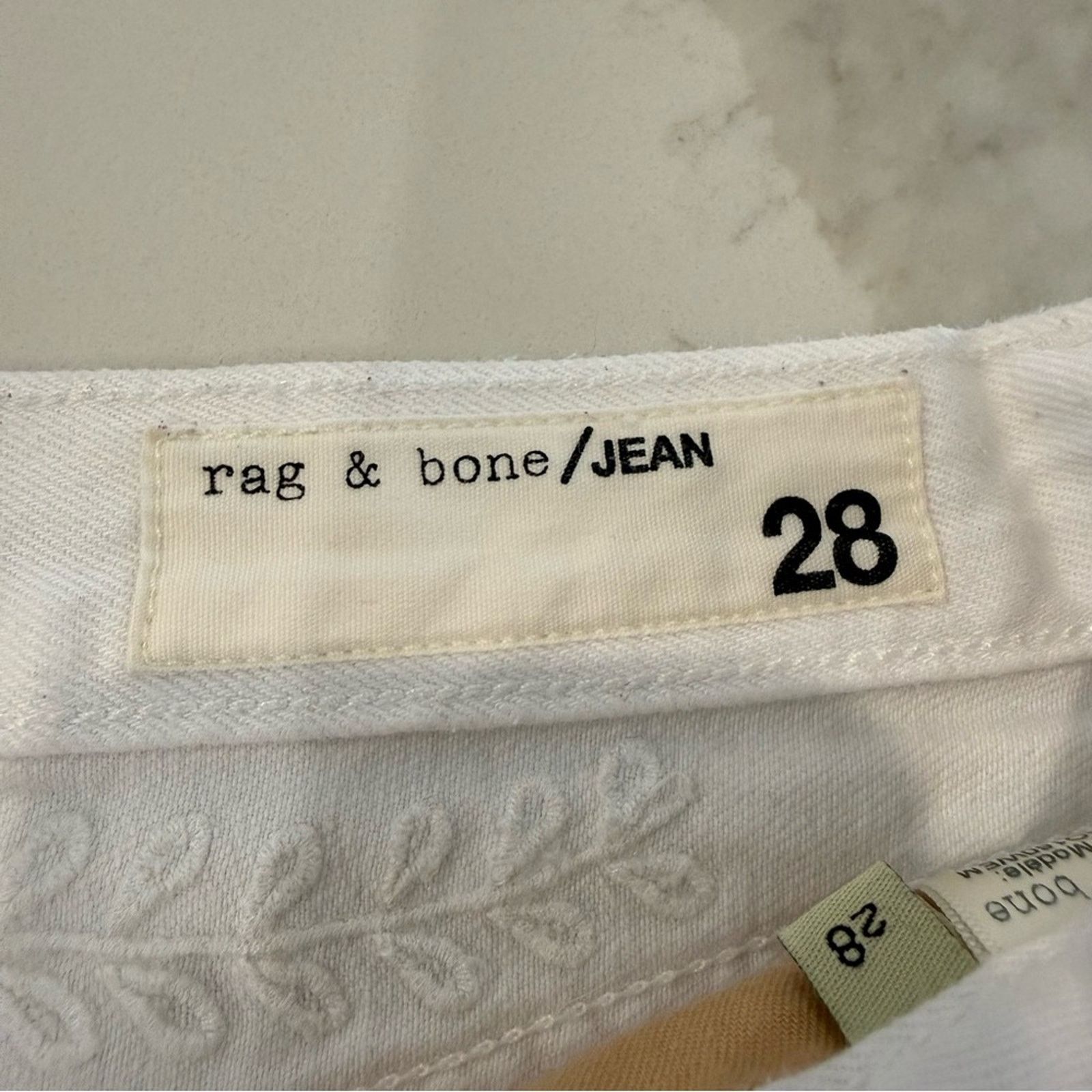 Rag & Bone Rag & Bone Denim Justine Shorts Floral Embroidered Womens 28 Size 28" / US 6 / IT 42 - 6 Thumbnail