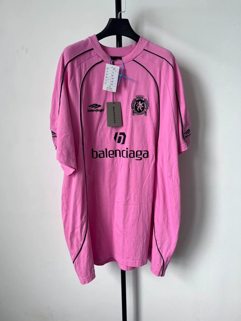 Balenciaga Balenciaga Manchester United Football Short Sleeve T-Shirt Size US XL / EU 56 / 4 - 1 Thumbnail
