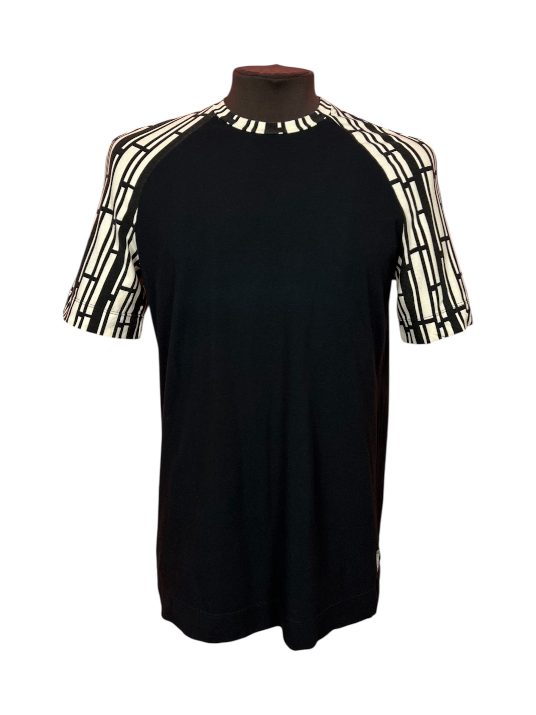 Versace Versace Jeans Couture shirt tee luxury blszk Size US XL / EU 56 / 4 - 1 Thumbnail