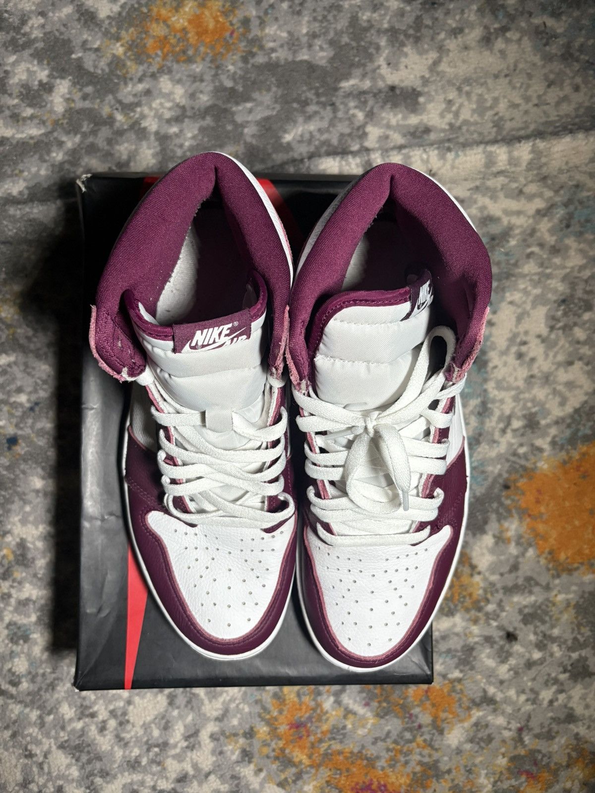 Jordan Brand Air Jordan Retro 1 Bordeaux size 11 Size US 11 / EU 44 - 3 Thumbnail