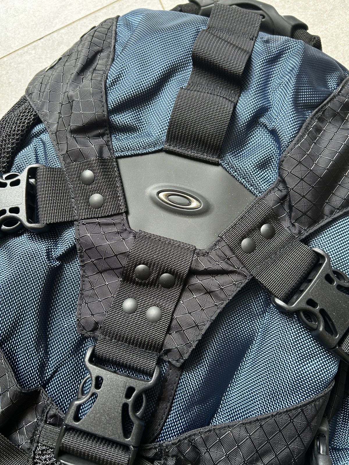 Oakley 2000s Oakley Icon Backpack 2.0 Tactical Size ONE SIZE - 12 Thumbnail