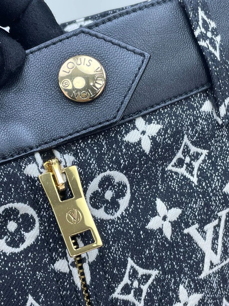Louis Vuitton Louis Vuitton 23 explosive patchwork leather and full of l Size 31" - 4 Thumbnail