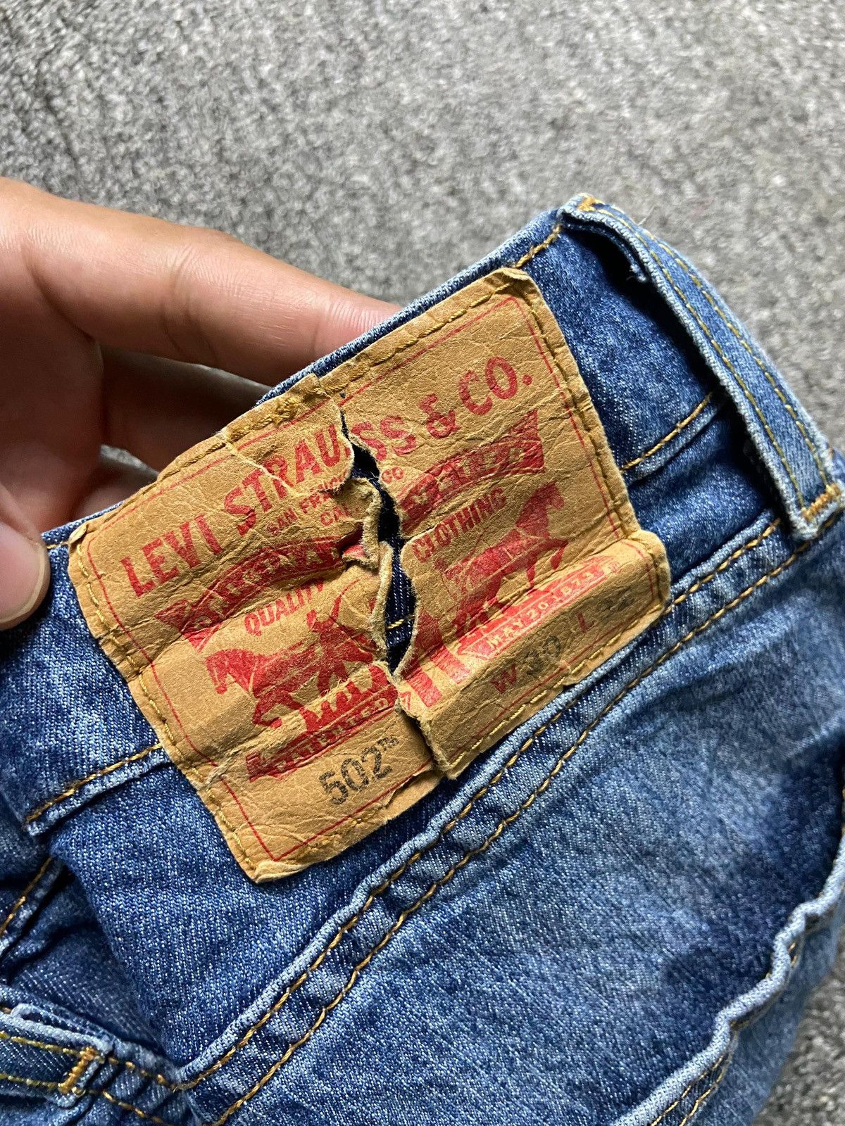 Levi's Levis Strauss Co. 502 Distressed Denim Jeans (154) Size US 32 / EU 48 - 3 Thumbnail
