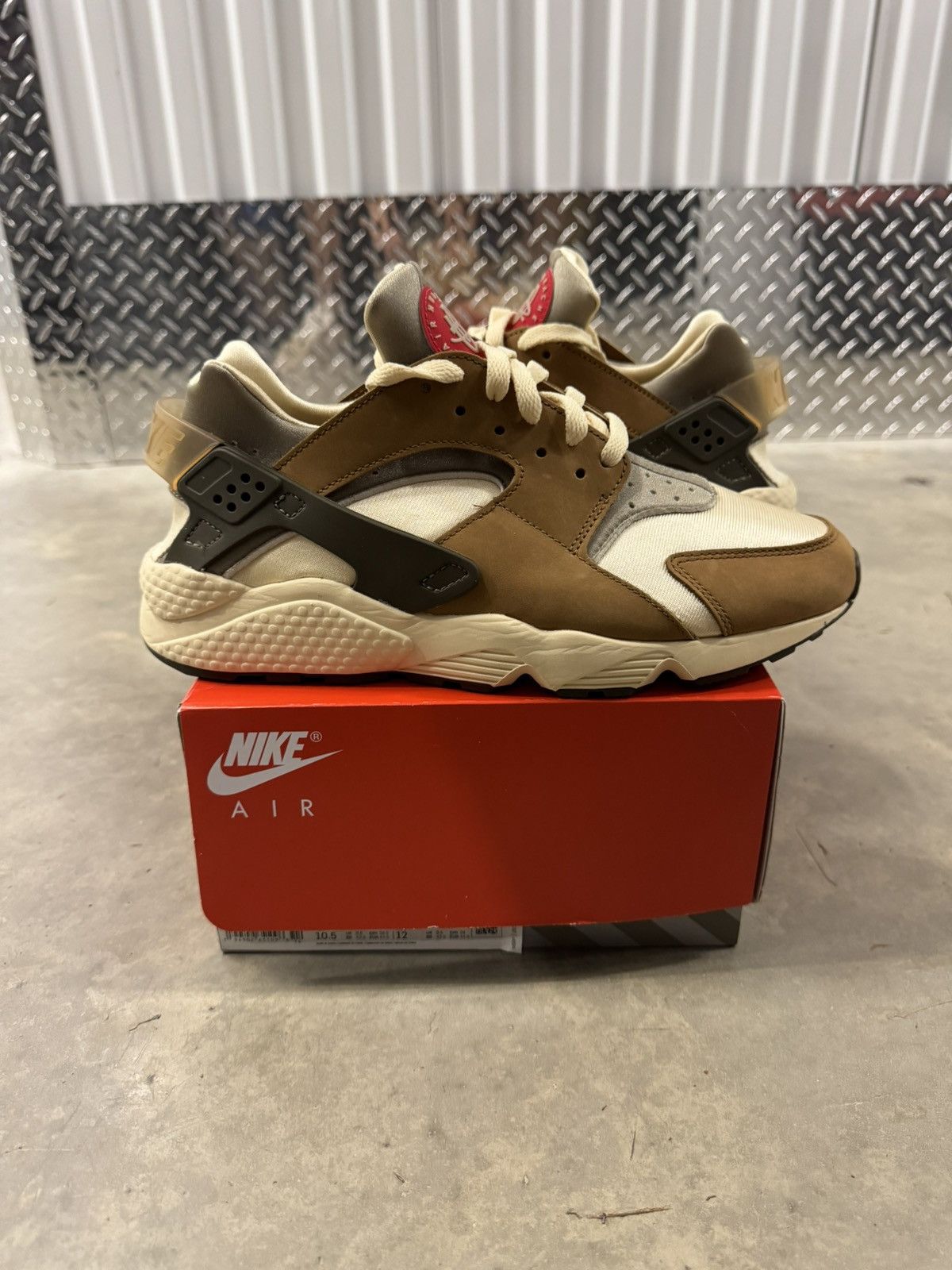 Nike Air Huarache LE x Stussy Desert Oak Size 10.5