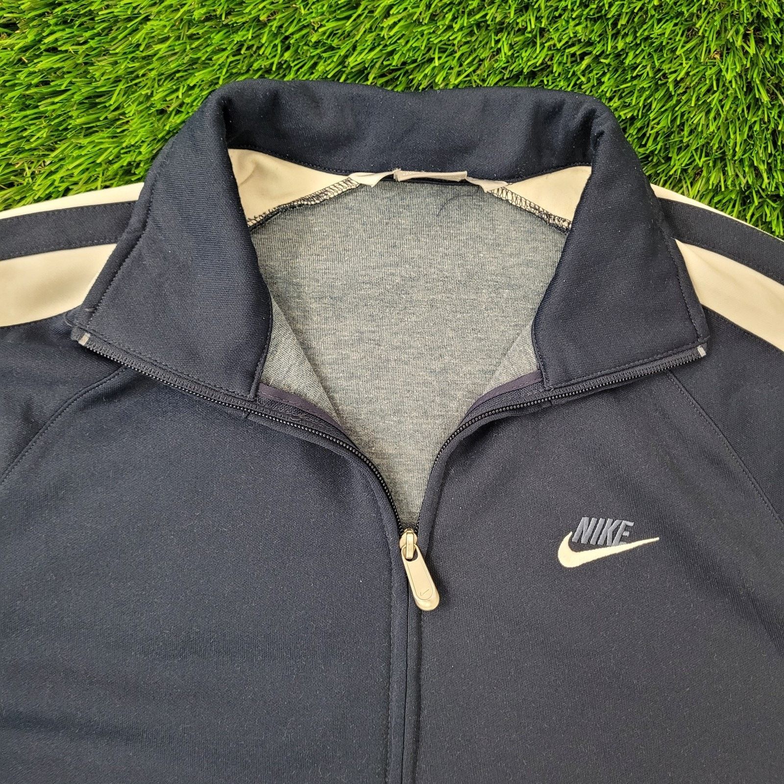 Nike Vintage Y2K NIKE Track Jacket XL Navy White Shoulder Stripe Size US XL / EU 56 / 4 - 2 Thumbnail