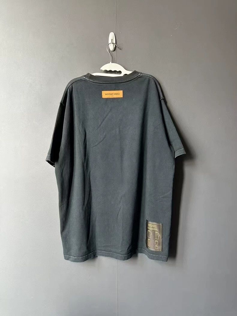 Louis Vuitton Louis Vuitton Washed Grey Instruction Book Short Sleeve Size US XXL / EU 58 / 5 - 1 Thumbnail
