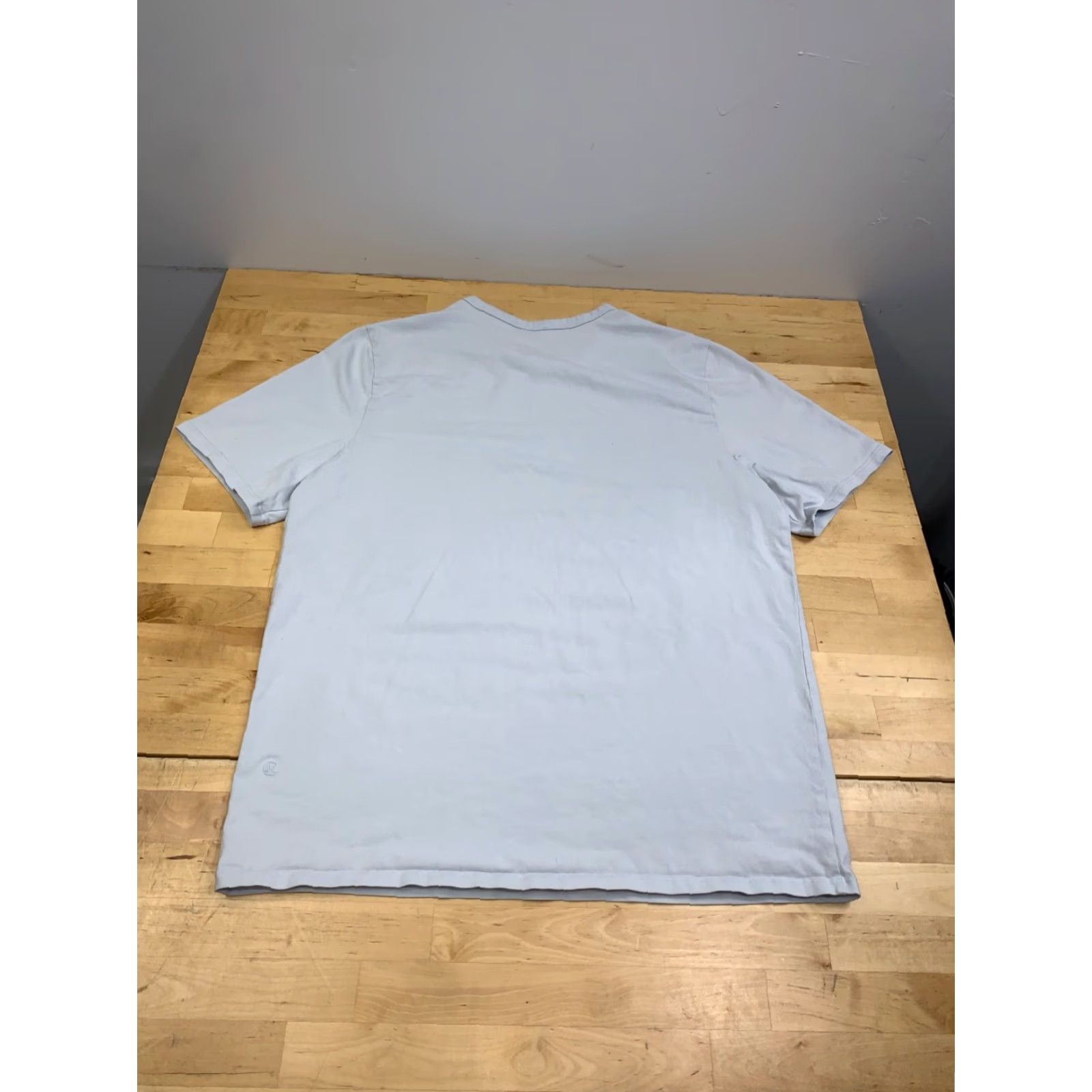 Lululemon Lululemon Shirt Men M Light Blue Short Sleeve Pullover Casual Activewear T-Shirt Size US M / EU 48-50 / 2 - 6 Thumbnail