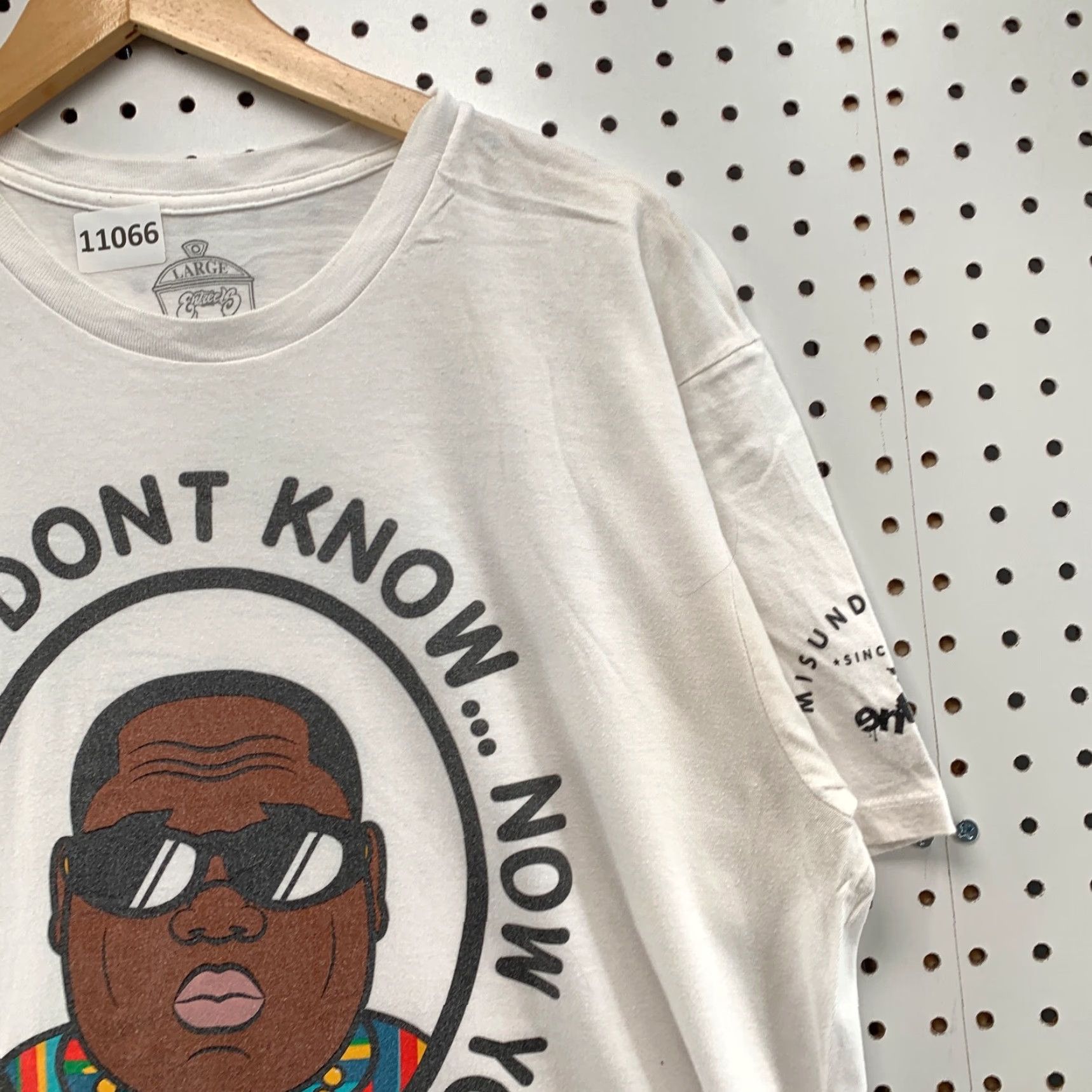 tentree VINTAGE Biggie Shirt Mens L White If You Dont Know Hip Hop Rap Music TEE 21x28.5 Size US L / EU 52-54 / 3 - 5 Thumbnail