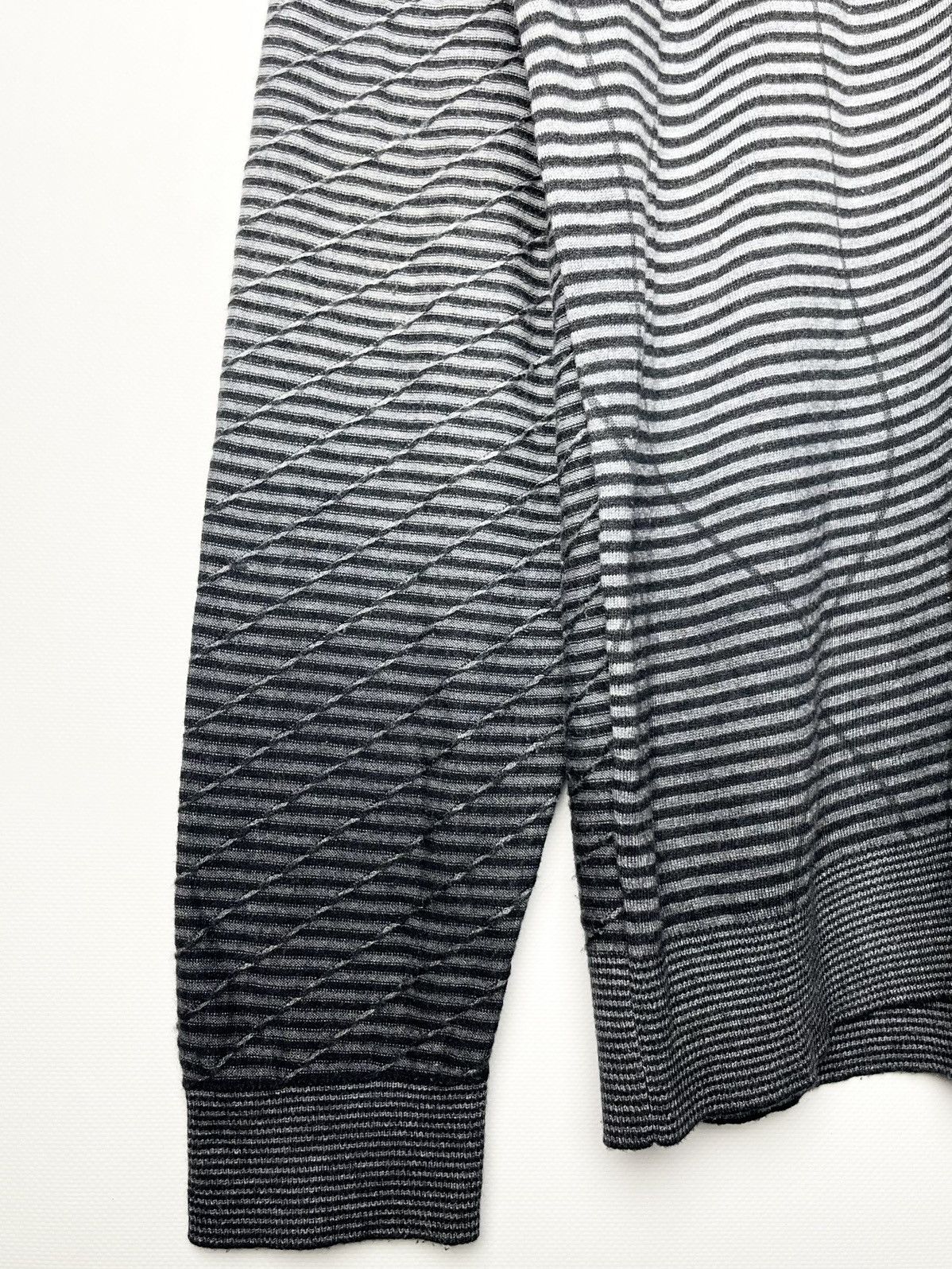 Brioni Brioni Striped Fine-Knit Sweater – Grey/Black Size US XL / EU 56 / 4 - 4 Thumbnail
