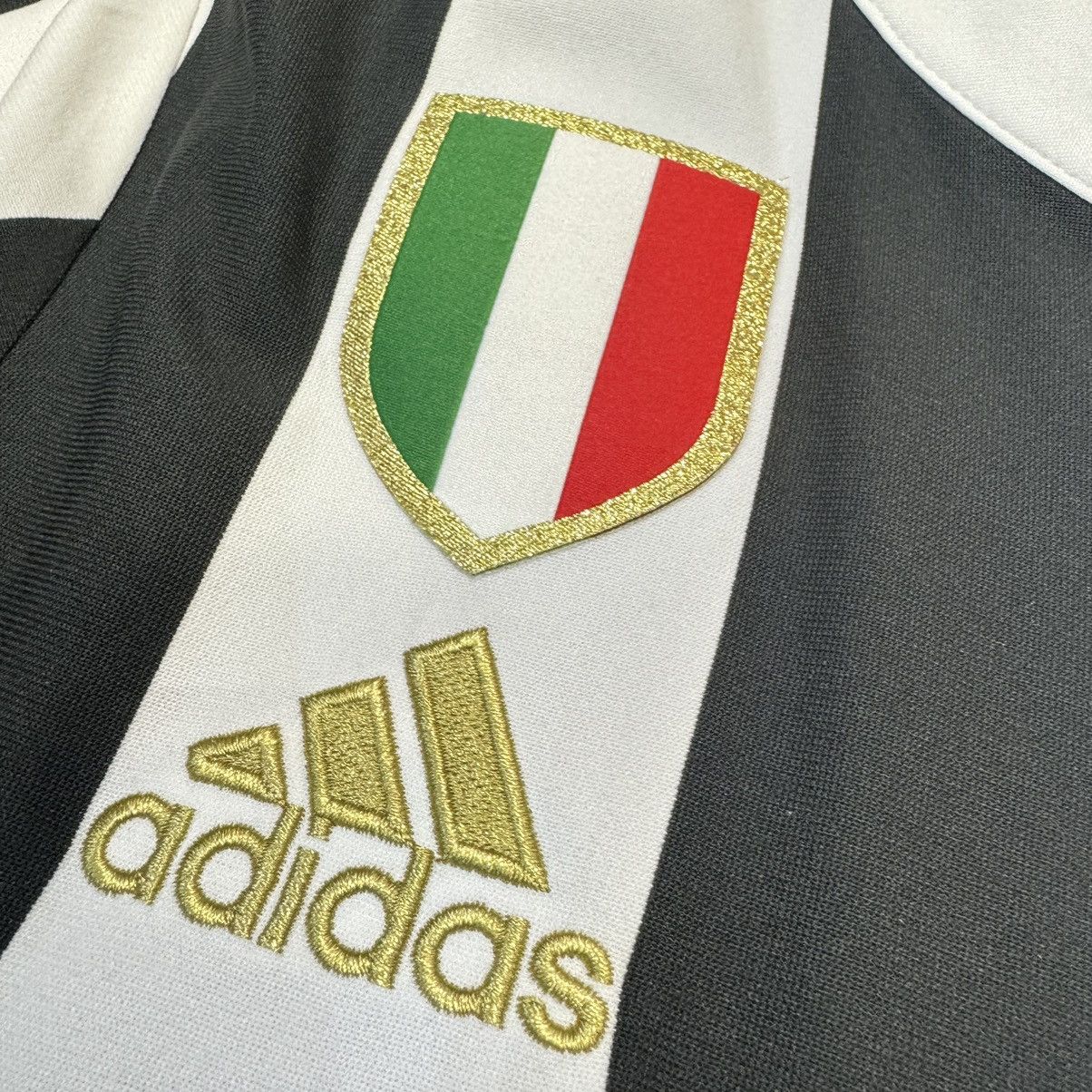 Adidas (Youth size)Juventus 17/18 home shirt #10 Dybala Size US S / EU 44-46 / 1 - 6 Thumbnail