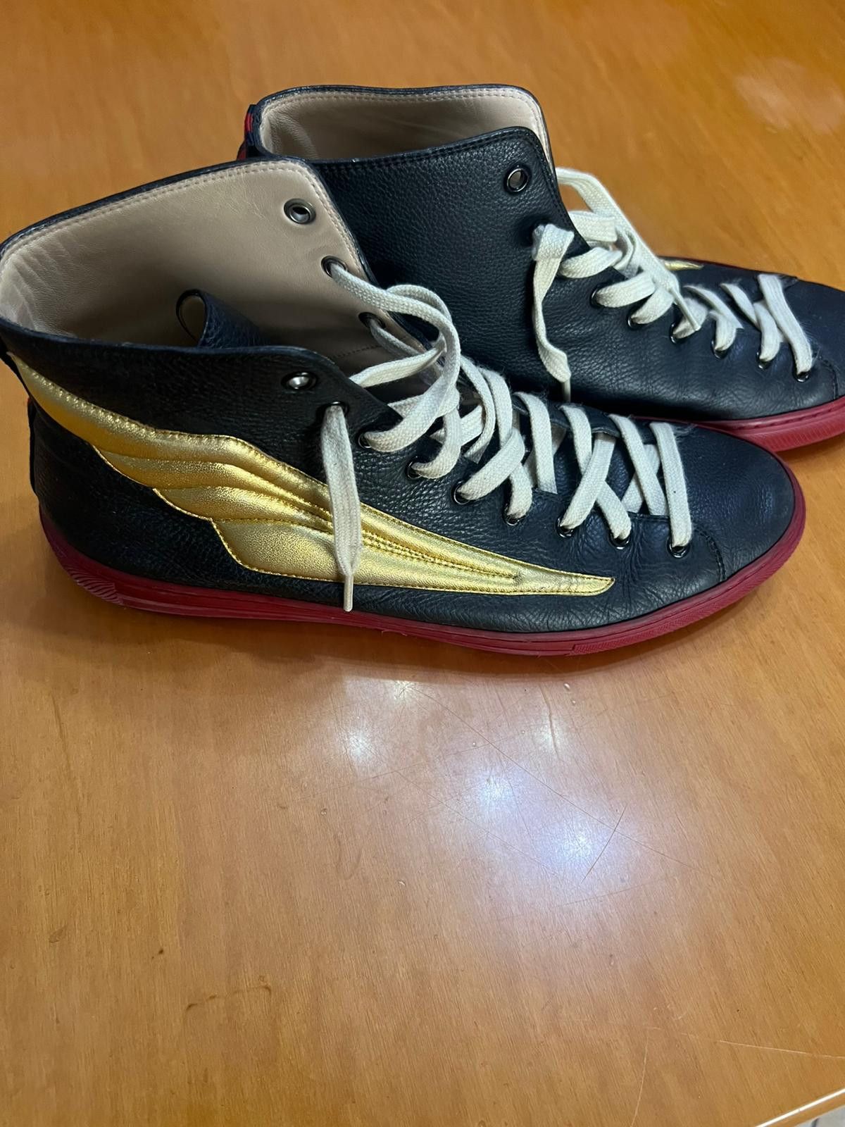 Gucci Gucci High-Top Sneakers Gold Wing Size US 9 / EU 42 - 2 Thumbnail