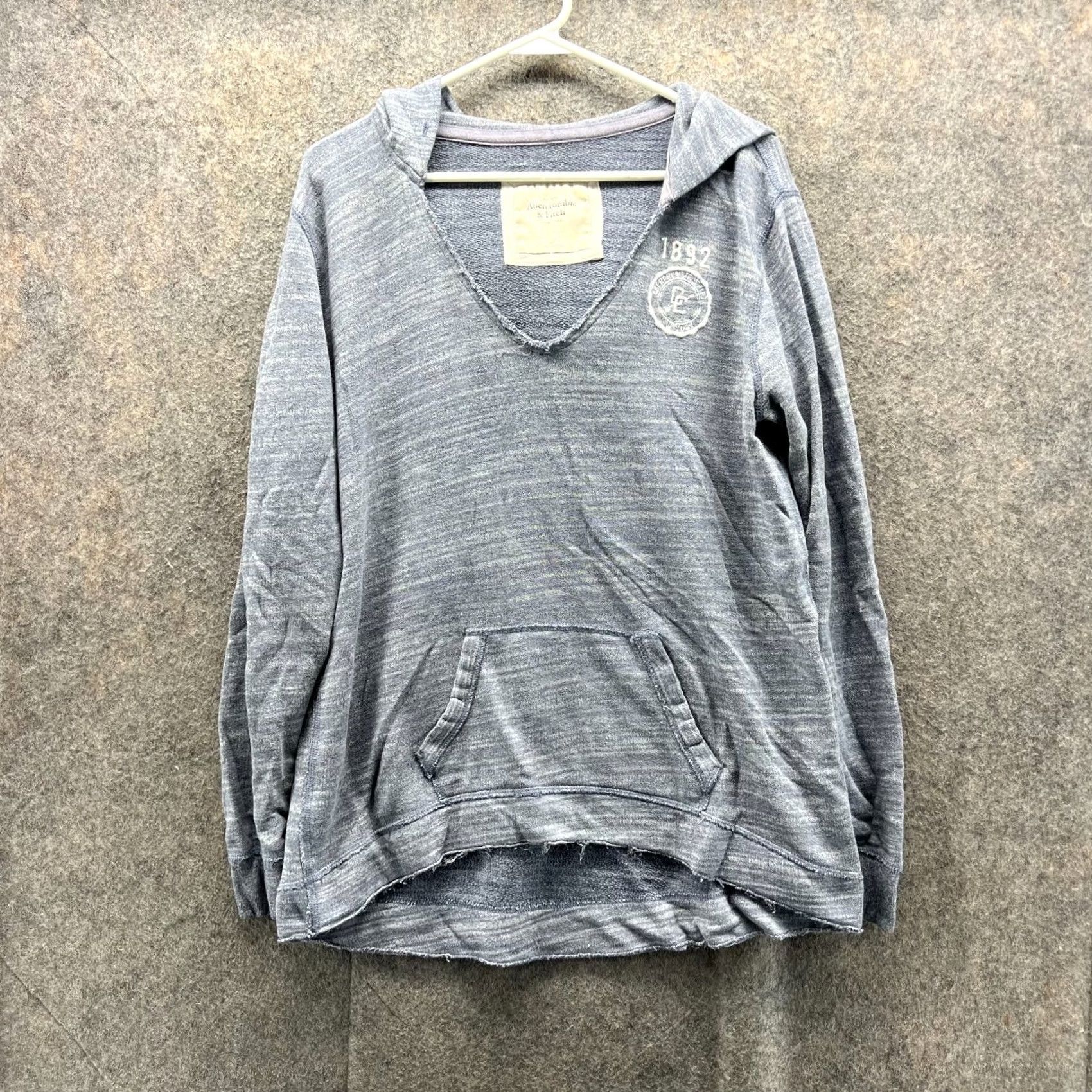 Abercrombie & Fitch Abercrombie & Fitch Sweater Women Medium Embroidered Blue Hoodie Pullover Fleece Size M / US 6-8 / IT 42-44 - 2 Thumbnail