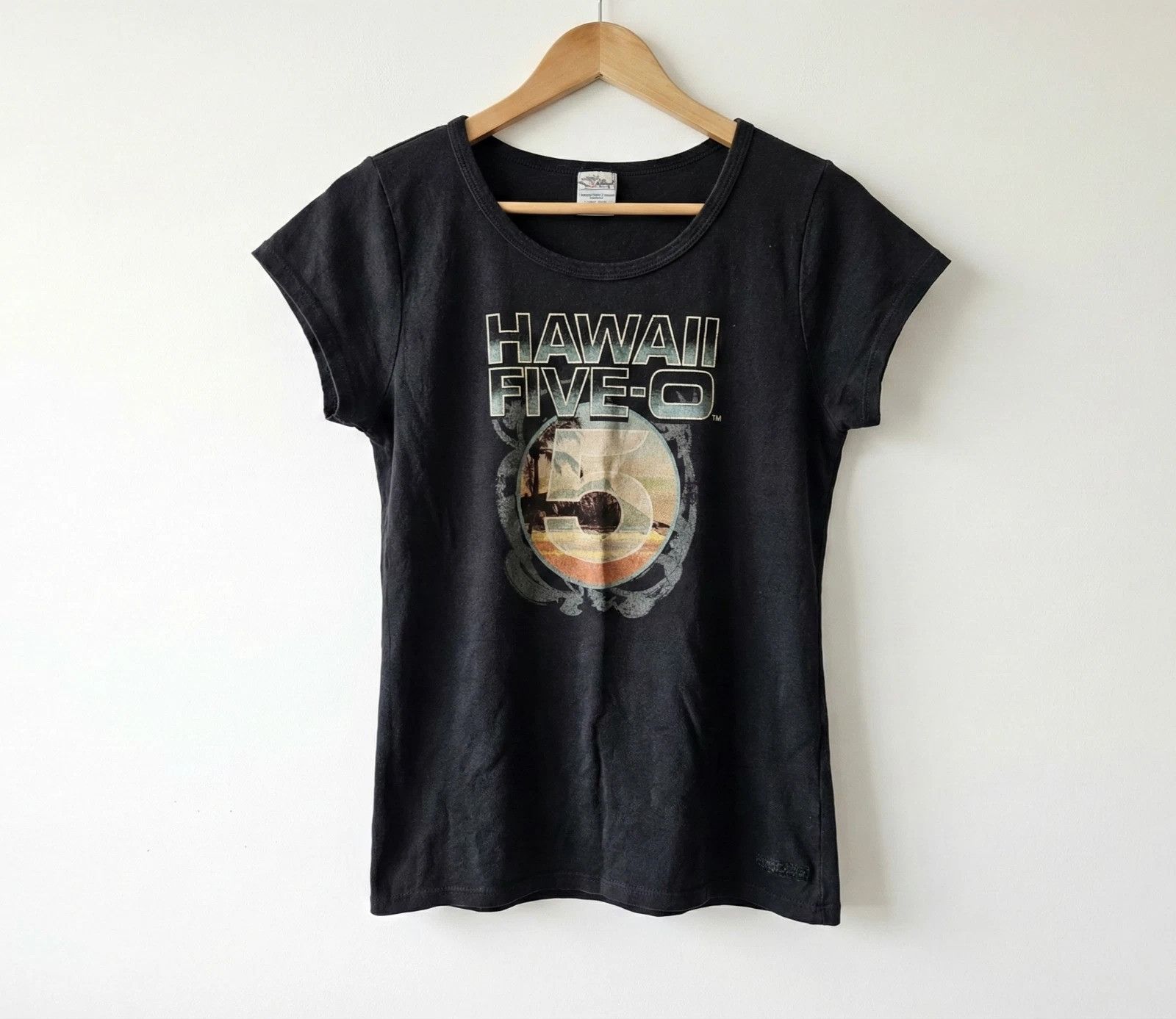 Other Crazy Shirts Hawaii Five-O TV Graphic Tee Black Women's L Size L / US 10 / IT 46 - 1 Thumbnail