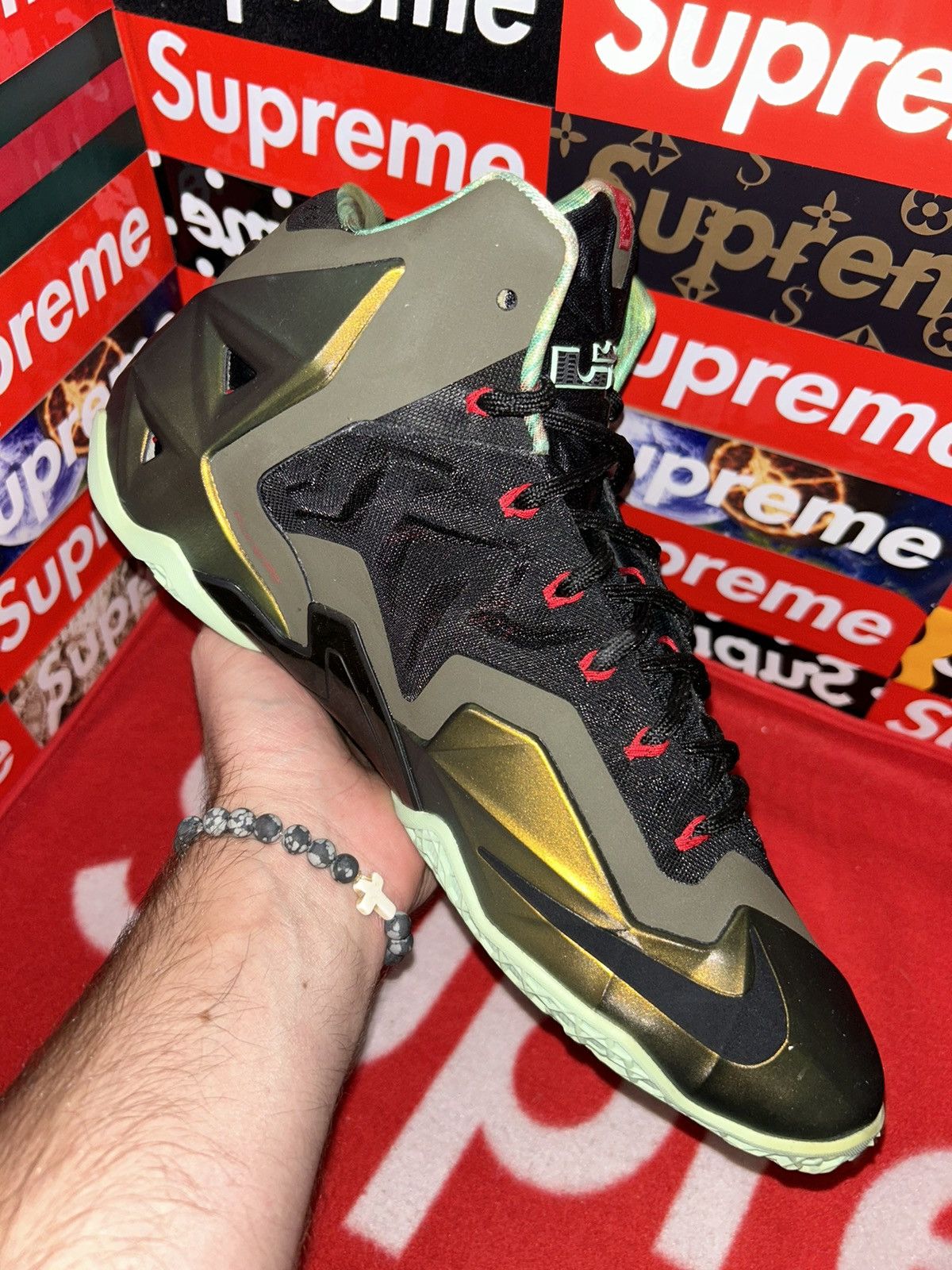 Nike Nike LeBron 11 King's Pride 616175-700 size 13 with box Size US 13 / EU 46 - 7 Thumbnail