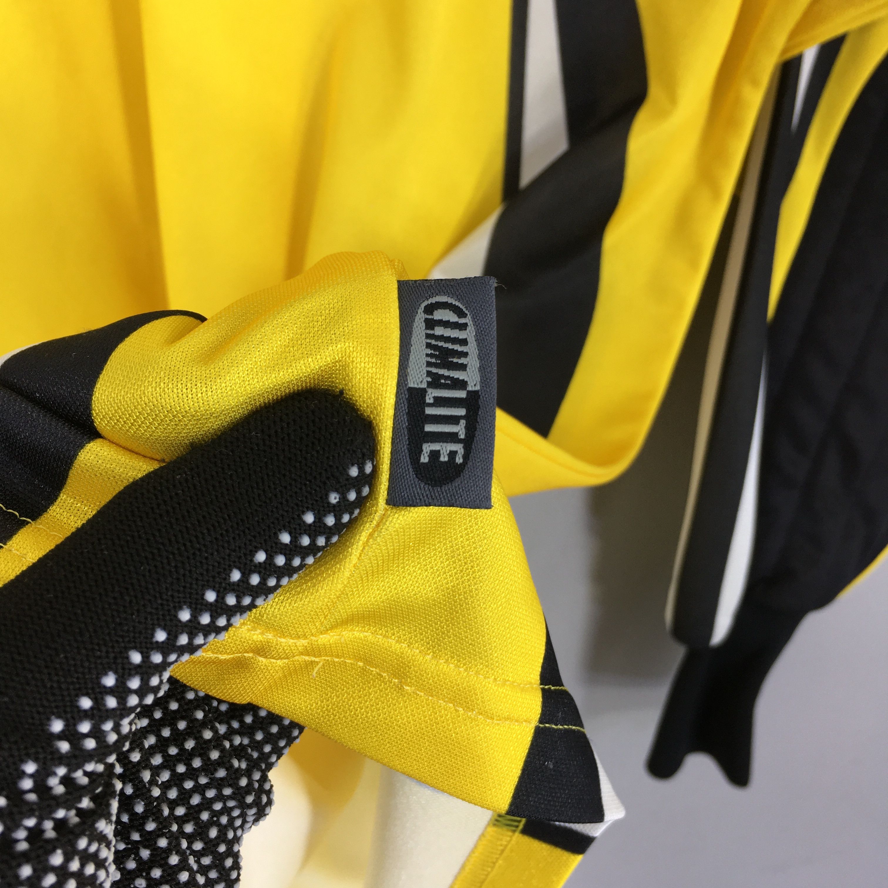 Adidas Vintage Adidas Equipment Goalkeeper Jersey Medium Size US M / EU 48-50 / 2 - 8 Thumbnail
