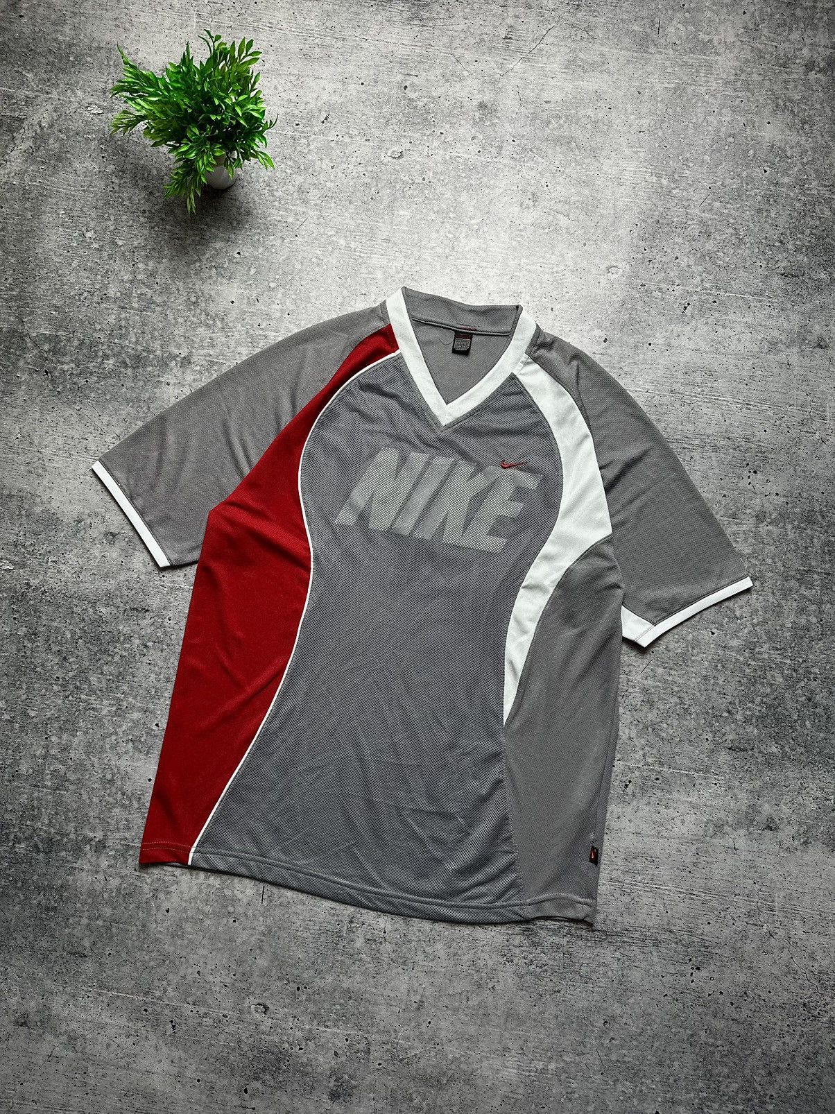 Nike Vintage 90s Nike USA Central Swoosh Logo Y2K T-Shirt Size US L / EU 52-54 / 3 - 2 Thumbnail