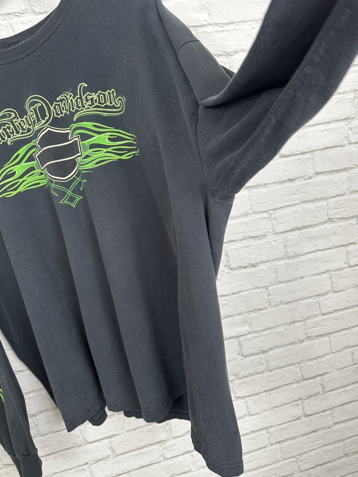 Harley Davidson (2XL) CRAZY BOXY GREEN FLAMES Harley Davidson Longsleeve Tee Size US XXL / EU 58 / 5 - 7 Thumbnail