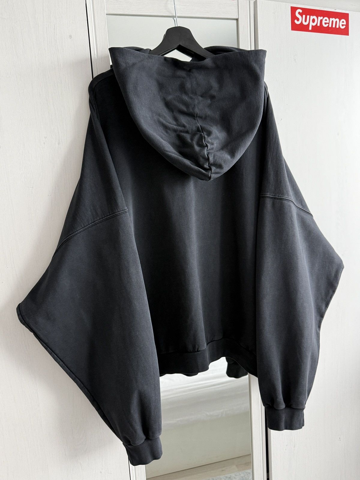 Balenciaga Balenciaga XXL hoodie SAMPLE Size US XXL / EU 58 / 5 - 3 Thumbnail