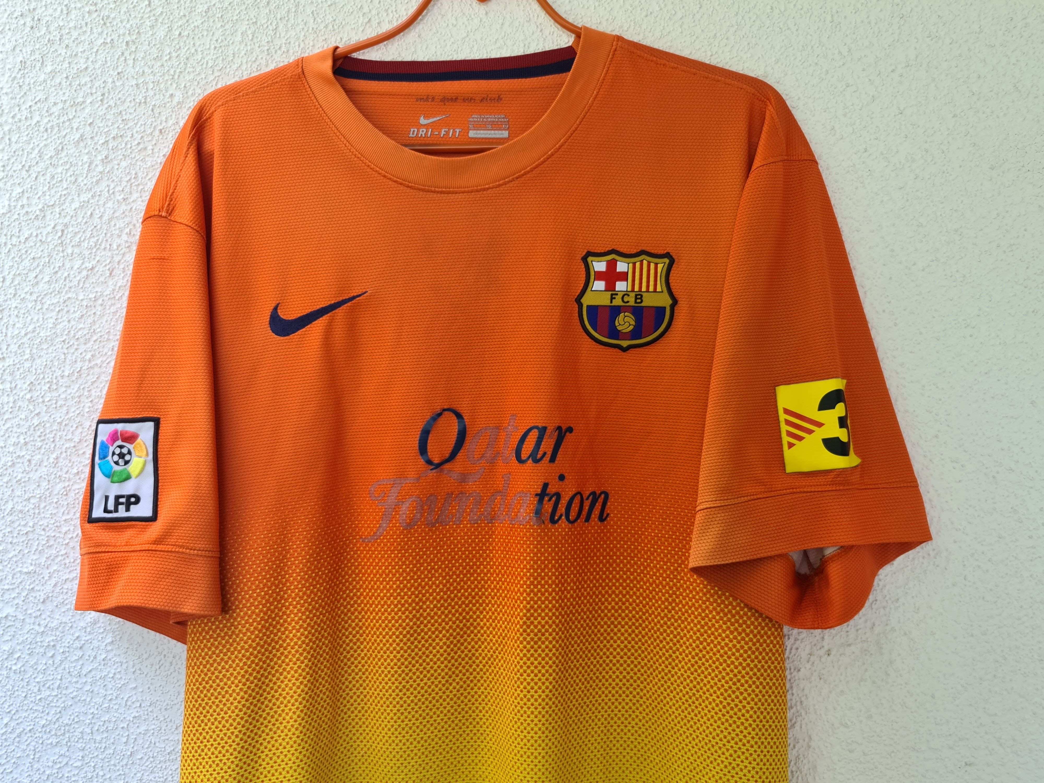 Nike Nike BARCELONA 2012 2013 AWAY SHIRT FOOTBALL SOCCER JERSEY Size US XL / EU 56 / 4 - 4 Thumbnail