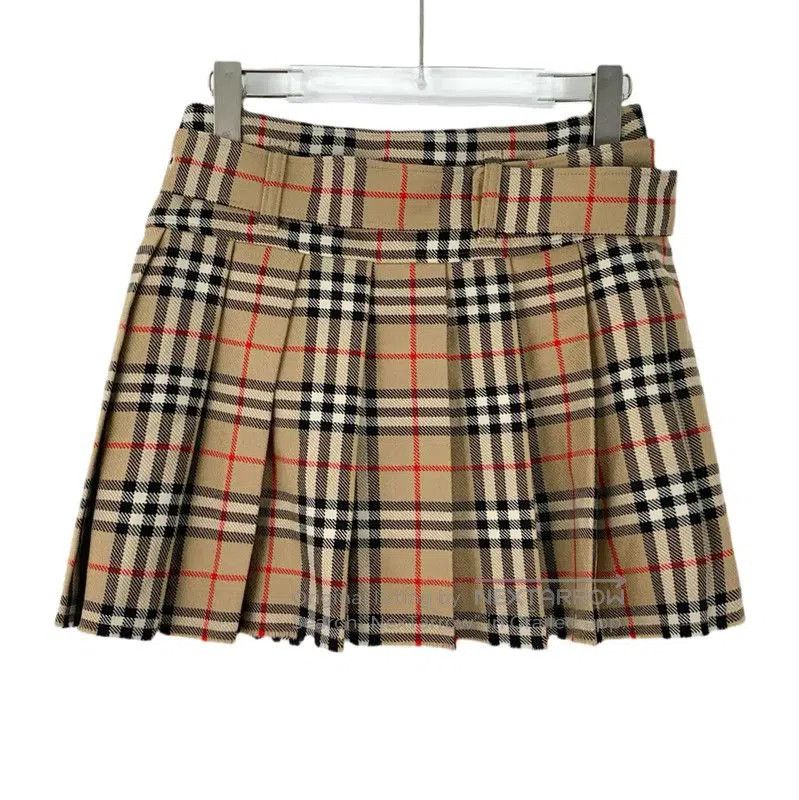 Burberry Burberry Brown Wool Plaid Skirt for Women. Size 22" - 2 Thumbnail