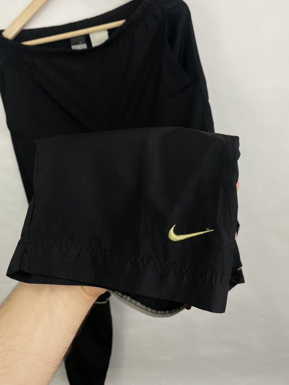 Nike 🇺🇸 Vintage 90s Nike Gold Logo Nylon Track Pants Y2K Rare Hype Size US 33 - 3 Thumbnail
