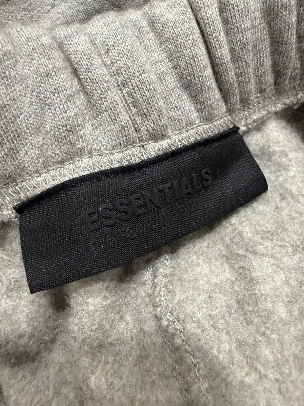 Essentials × NBA Fear of God Essentials NBA Paris Sweatshorts Size US 32 / EU 48 - 3 Thumbnail