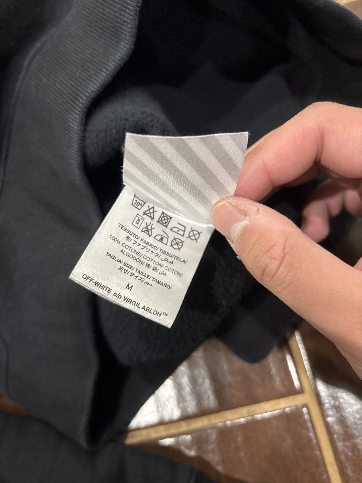 Off-White × Vlone LIGHT WEAR Off-White x Vlone Crewneck Black SZ M/Fits L Size US L / EU 52-54 / 3 - 8 Thumbnail