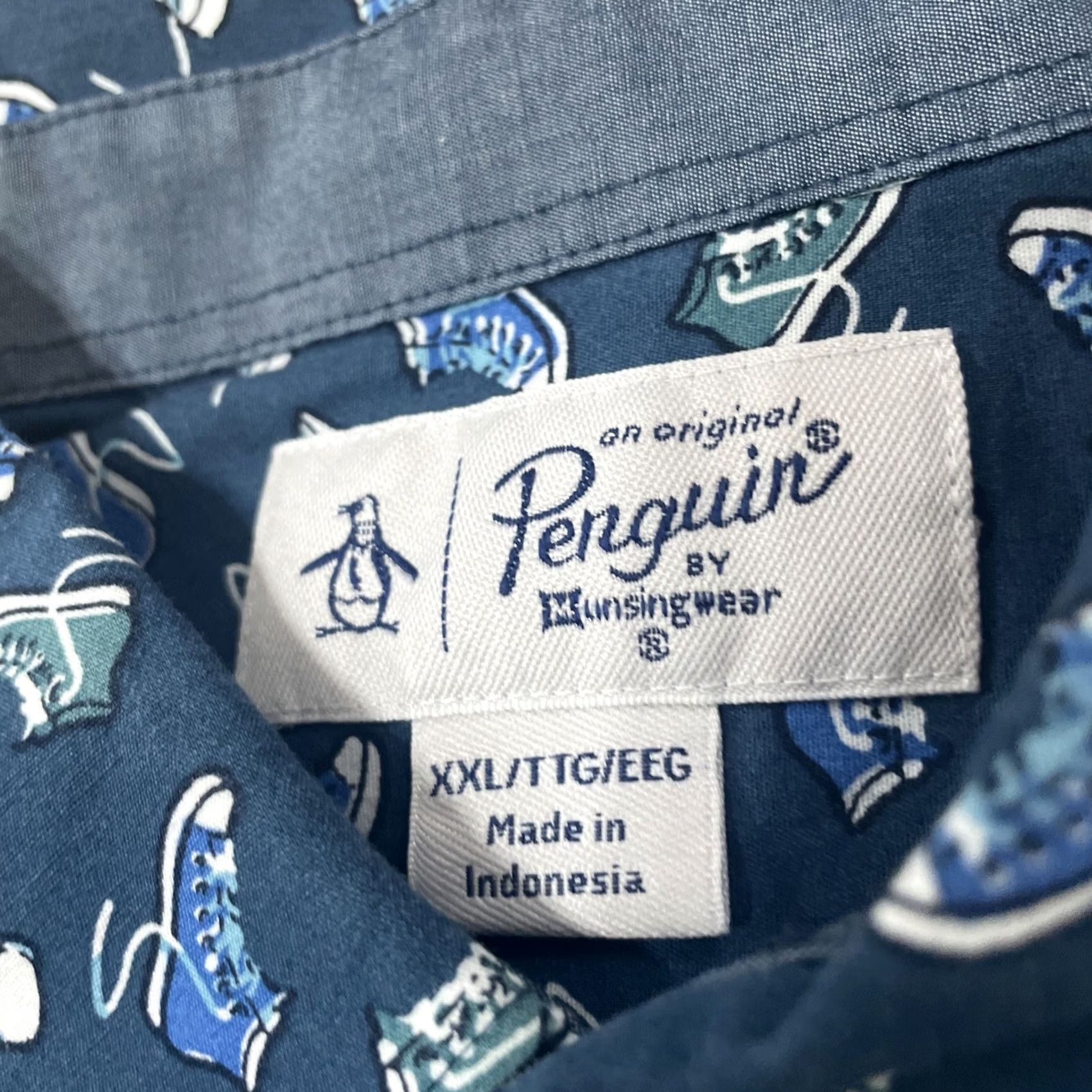 Vintage PENGUIN by MUNSINGWEAR Shirt Men 2XL Blue Sneakers Print AOP Button Up Size US XXL / EU 58 / 5 - 5 Thumbnail