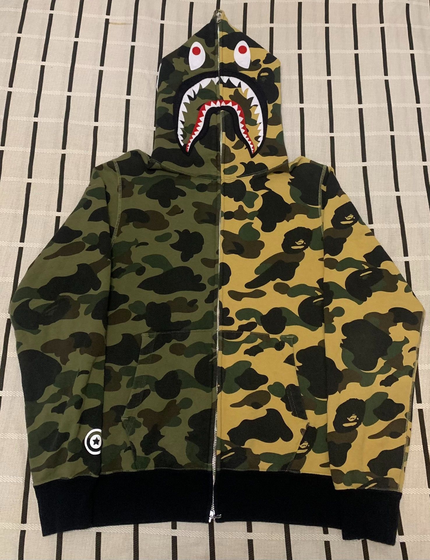 Bape Bape Shark Camo Yellow Light Jacket M Men Size US M / EU 48-50 / 2 - 1 Thumbnail