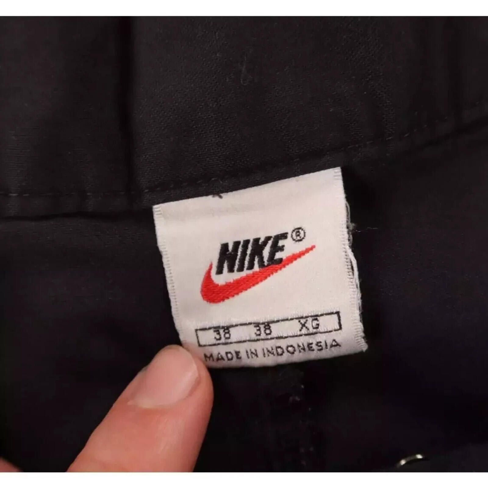 Nike Nike Shorts Men's 38 Black Elastic Waist Polyester Golf Size US 38 / EU 54 - 2 Thumbnail