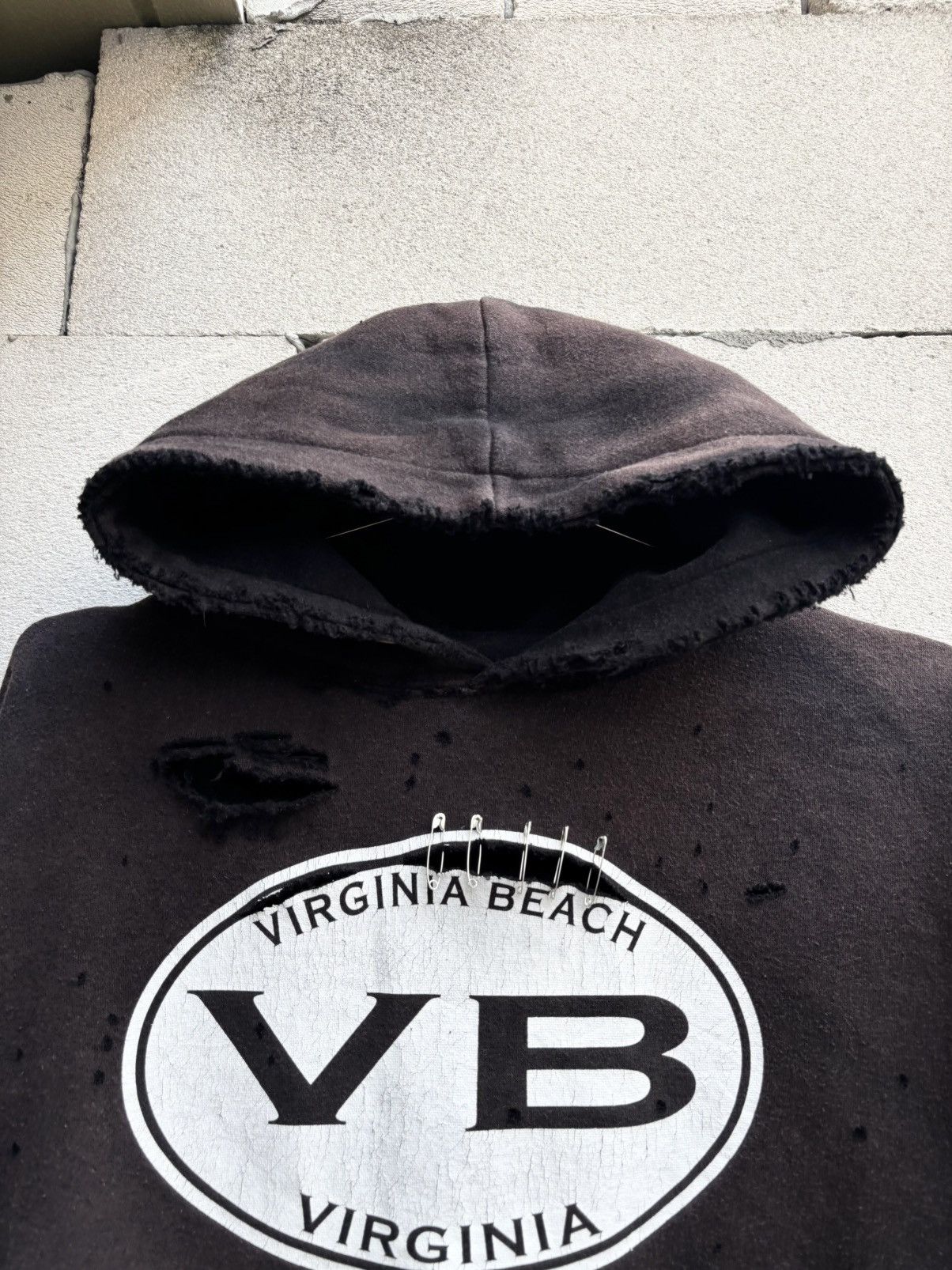 Vintage Thrashed Virginia Beach Faded Distressed Hoodie Size US XL / EU 56 / 4 - 11 Thumbnail