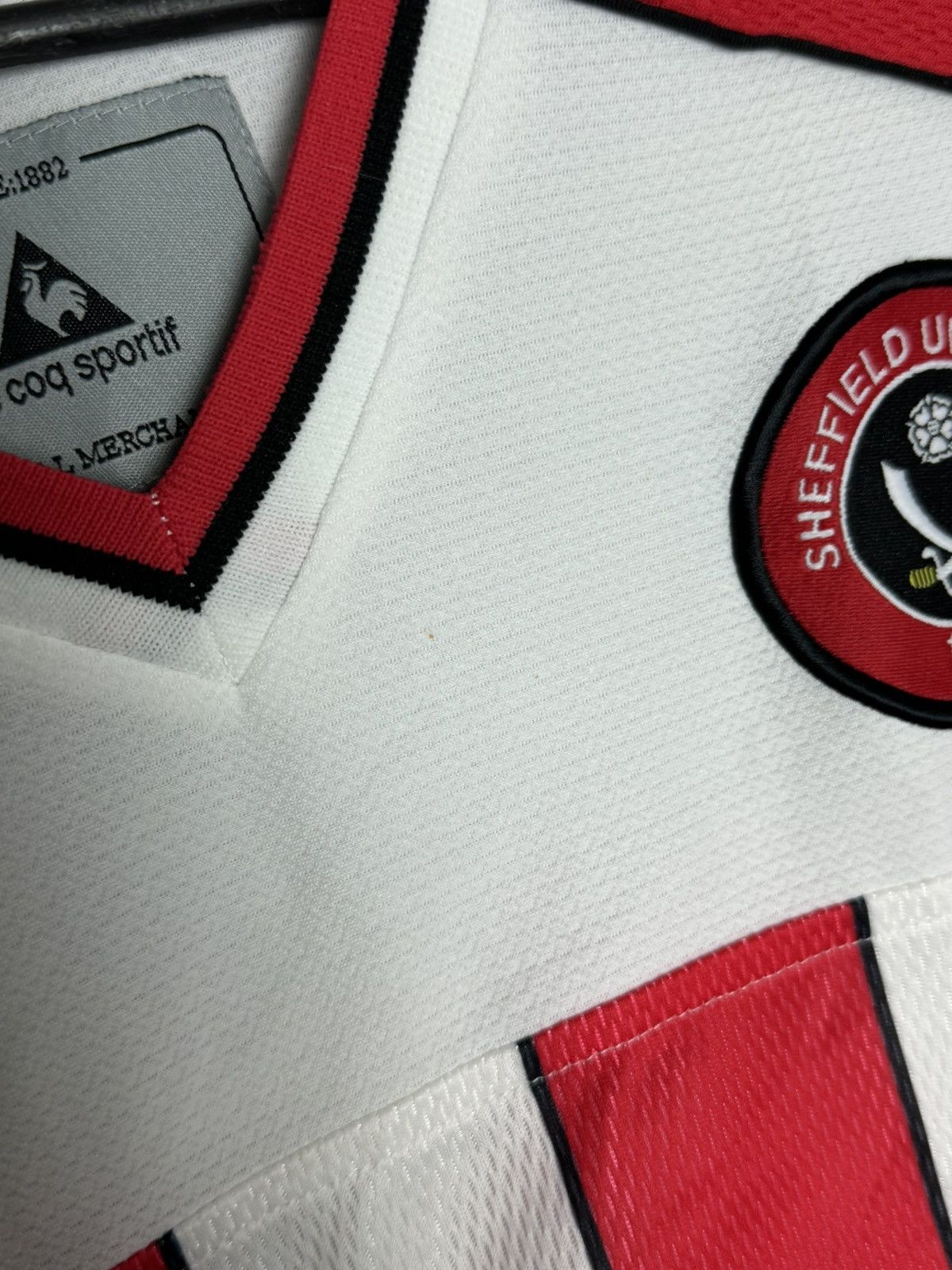 Le Coq Sportif Sheffield United 02/04 Home Football Jersey Size US L / EU 52-54 / 3 - 9 Thumbnail