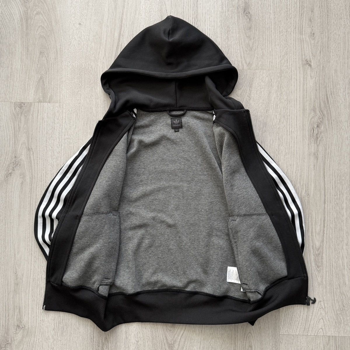 Adidas × Japanese Brand × Vintage Vintage Adidas Originals OG Black Track Top Jacket Hoodie Size XS / US 0-2 / IT 36-38 - 4 Thumbnail