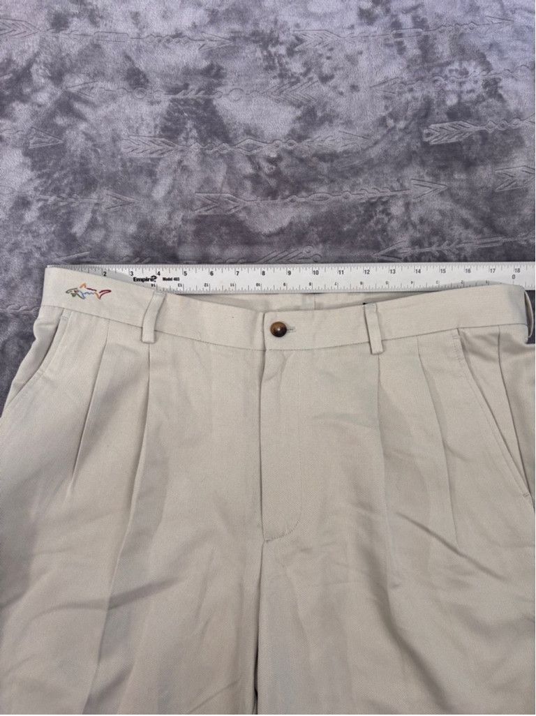 Greg Norman Men's Greg Norman Shorts Size 36 Beige Golf Size US 34 / EU 50 - 2 Thumbnail