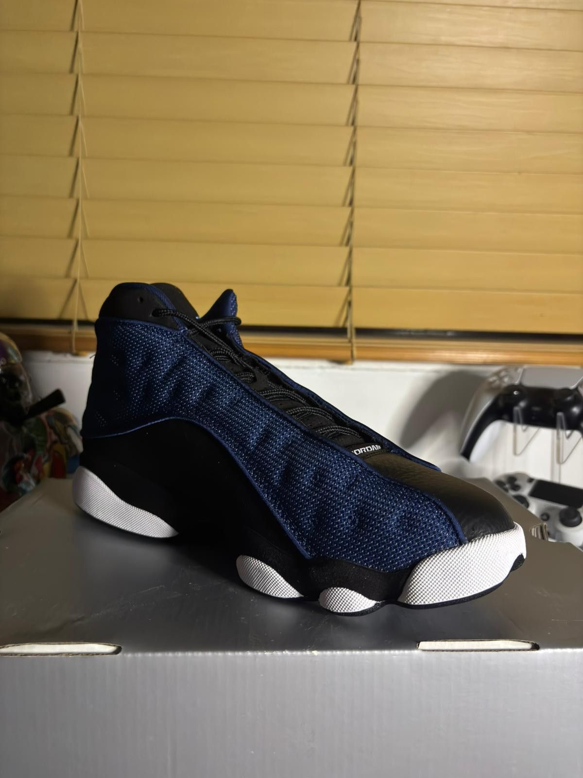 Jordan Brand Nike Air Jordan 13 Retro Black "University Blue" Size US 11 / EU 44 - 2 Thumbnail