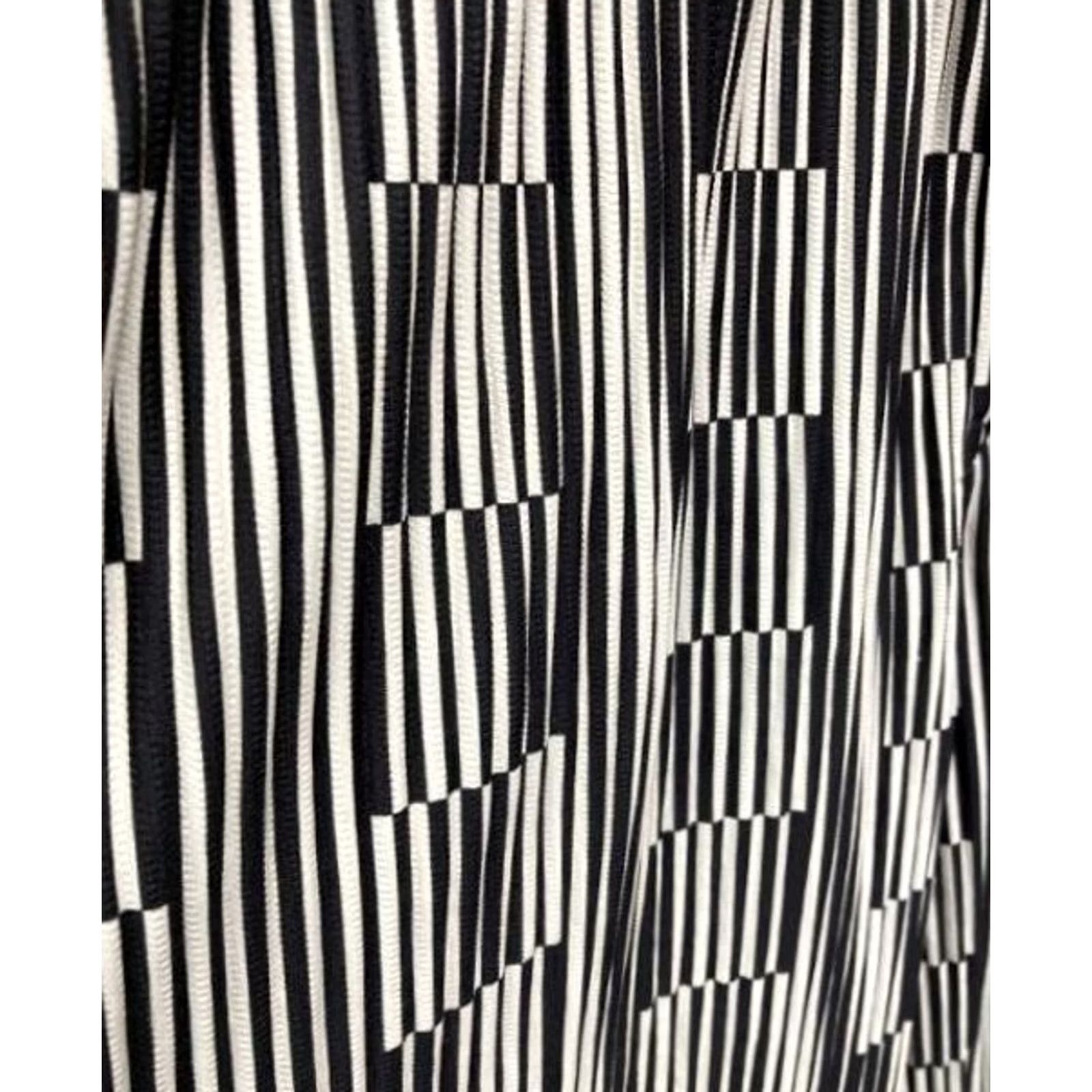Issey Miyake ISSEY MIYAKE HOLOGRAM PLEATED PANTS MEN WHITE x BLACK SIZE M USED Size US 33 - 4 Thumbnail