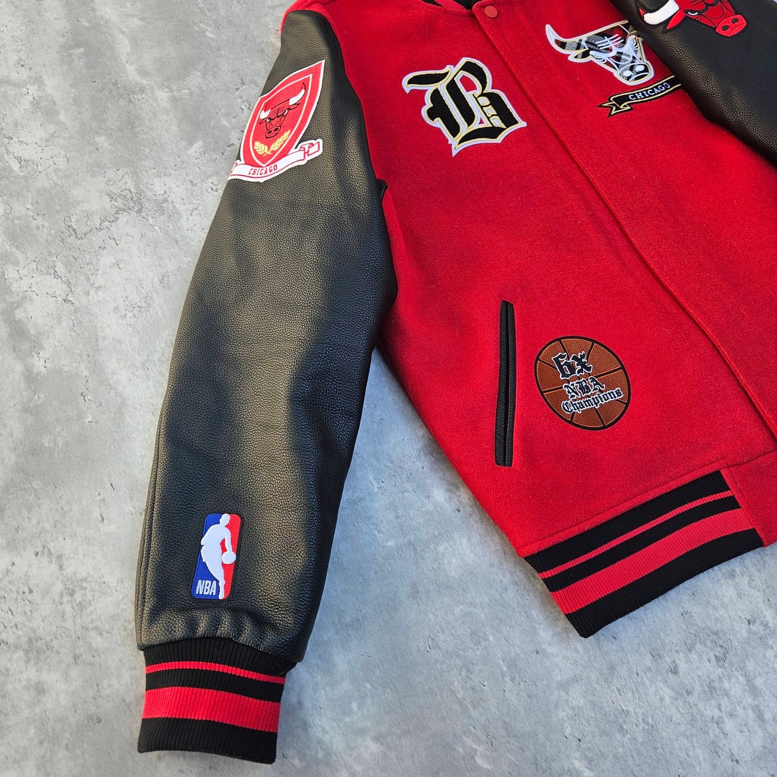 Pro Standard Pro Standard Chicago Bulls Pro Varsity Jacket Red Black XXL Size US XXL / EU 58 / 5 - 3 Thumbnail