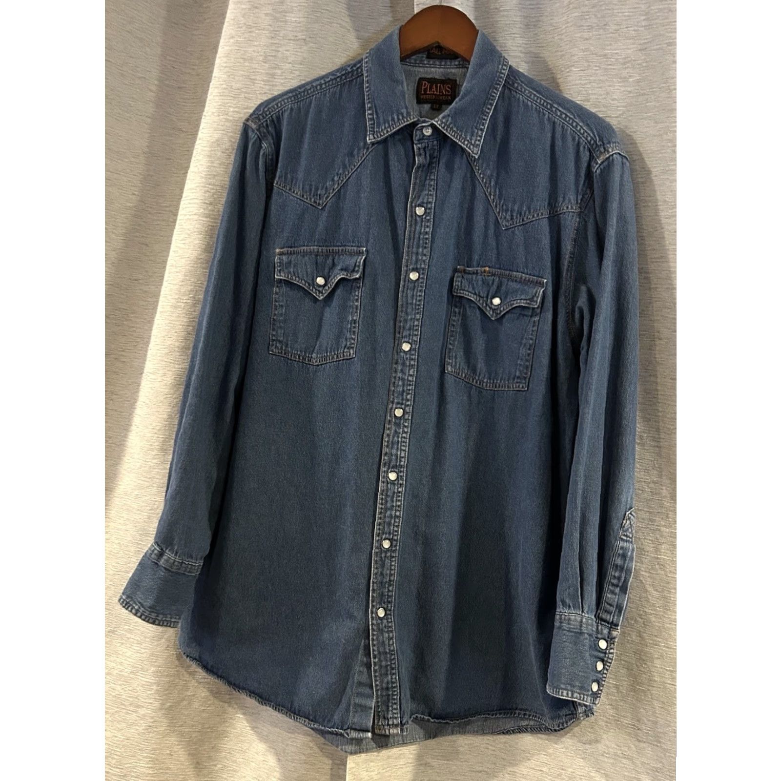 Denime VINTAGE Plains Western Wear Denim Shirt Mens L Pearl Snap Sawtooth Western Cowboy 90s Jeans Blue Button-Up Pocketed Collared Long Sleeve Size US L / EU 52-54 / 3 - 2 Thumbnail