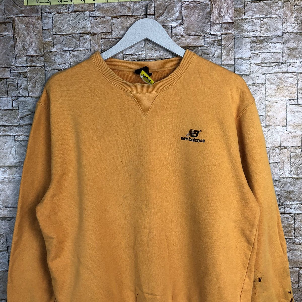 New Balance New Balance Orange ripped vintage Sweatshirt #A304 Size US M / EU 48-50 / 2 - 5 Thumbnail